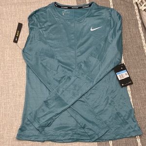 Nike running long sleeve shirt
